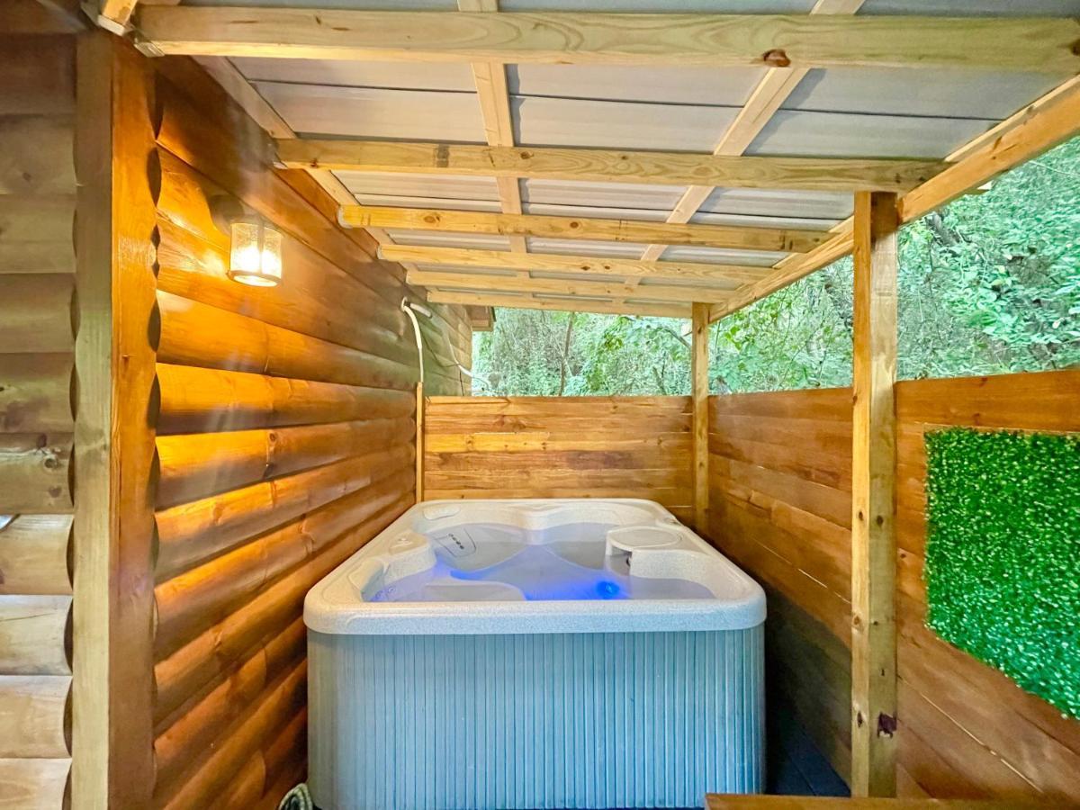 New Tiny Cabin Hot Tub Firepit Fenced Yard Sevierville Luaran gambar